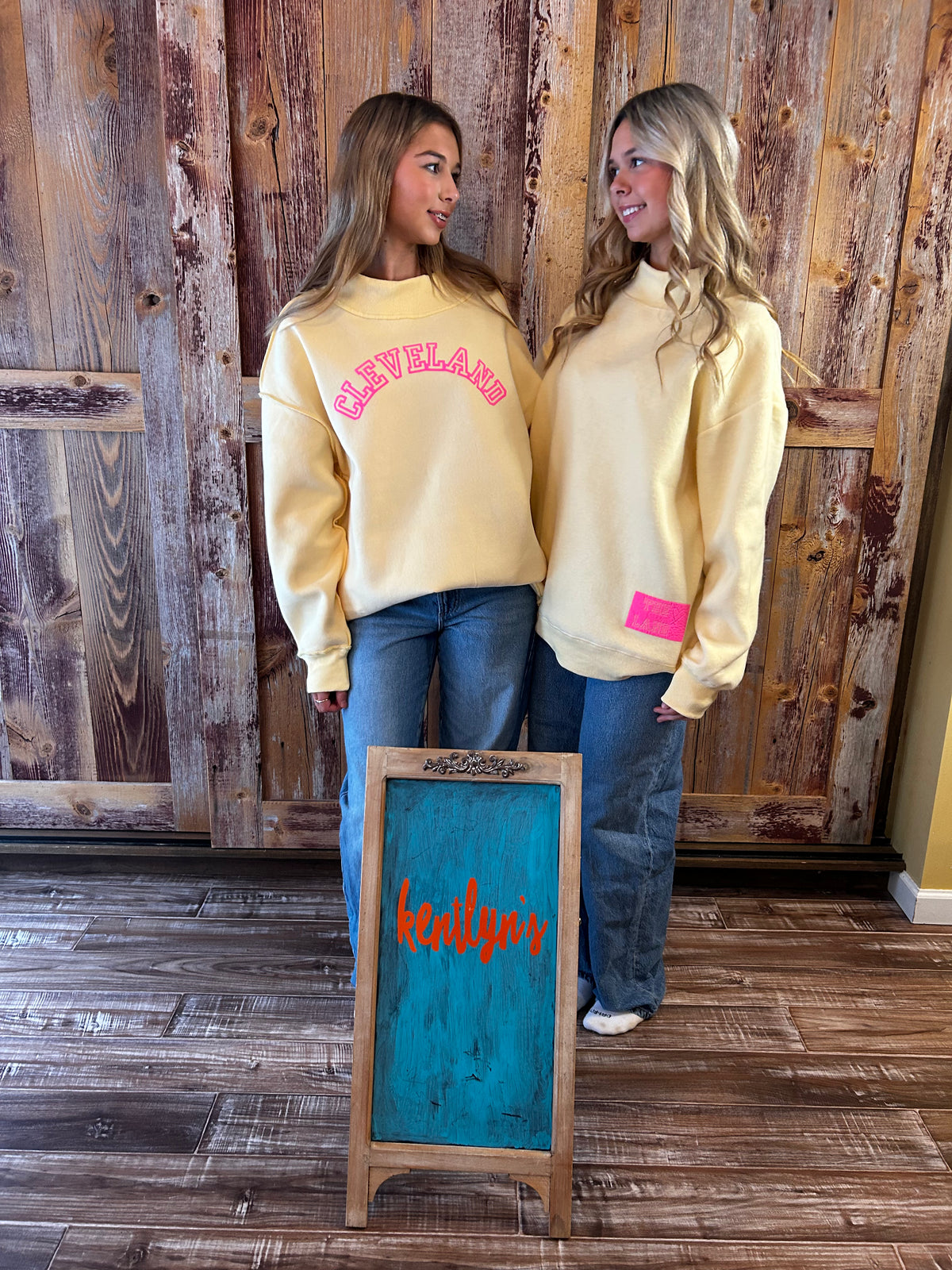 Reversible Spring Mock Necks CLEVELAND/The Land