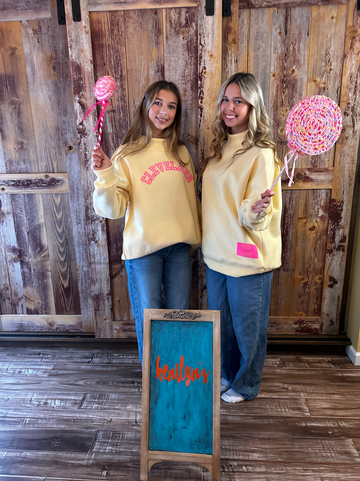 Reversible Spring Mock Necks CLEVELAND/The Land