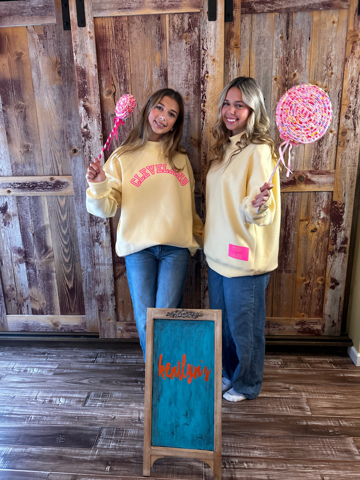 Reversible Spring Mock Necks CLEVELAND/The Land