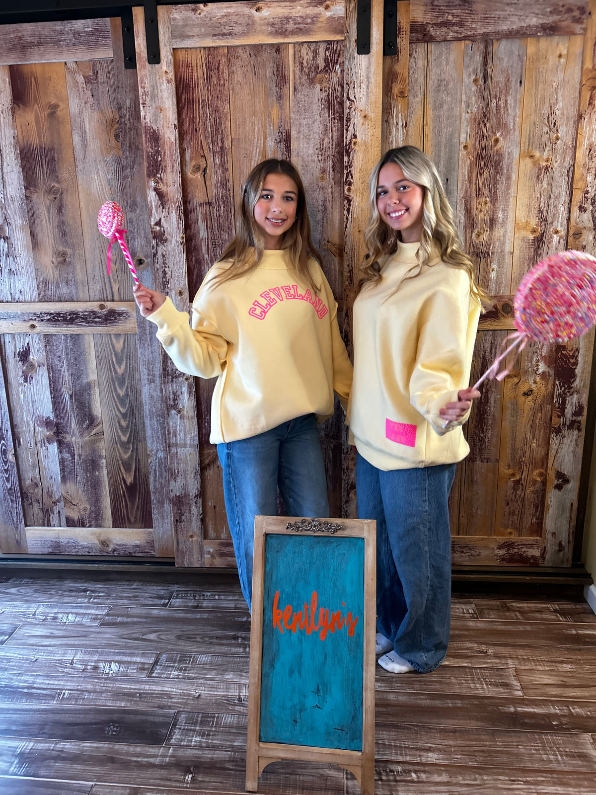 Reversible Spring Mock Necks CLEVELAND/The Land