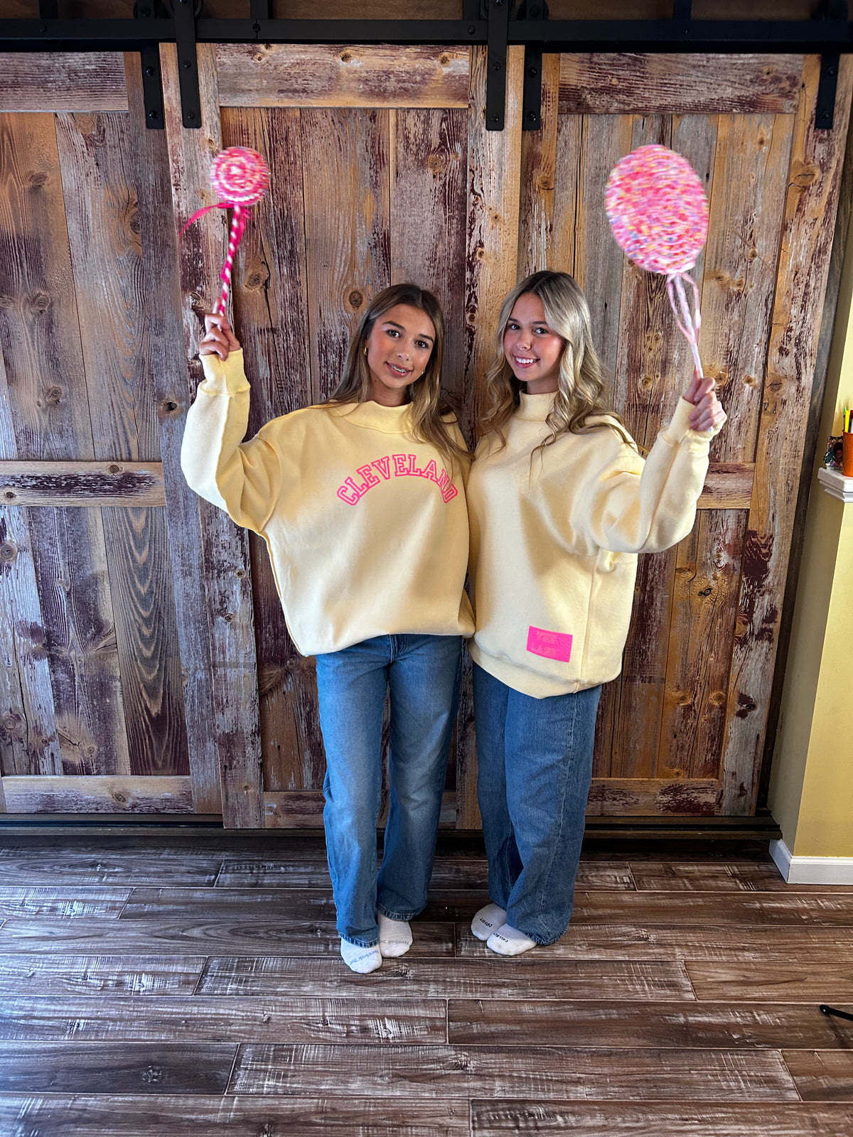 Reversible Spring Mock Necks CLEVELAND/The Land