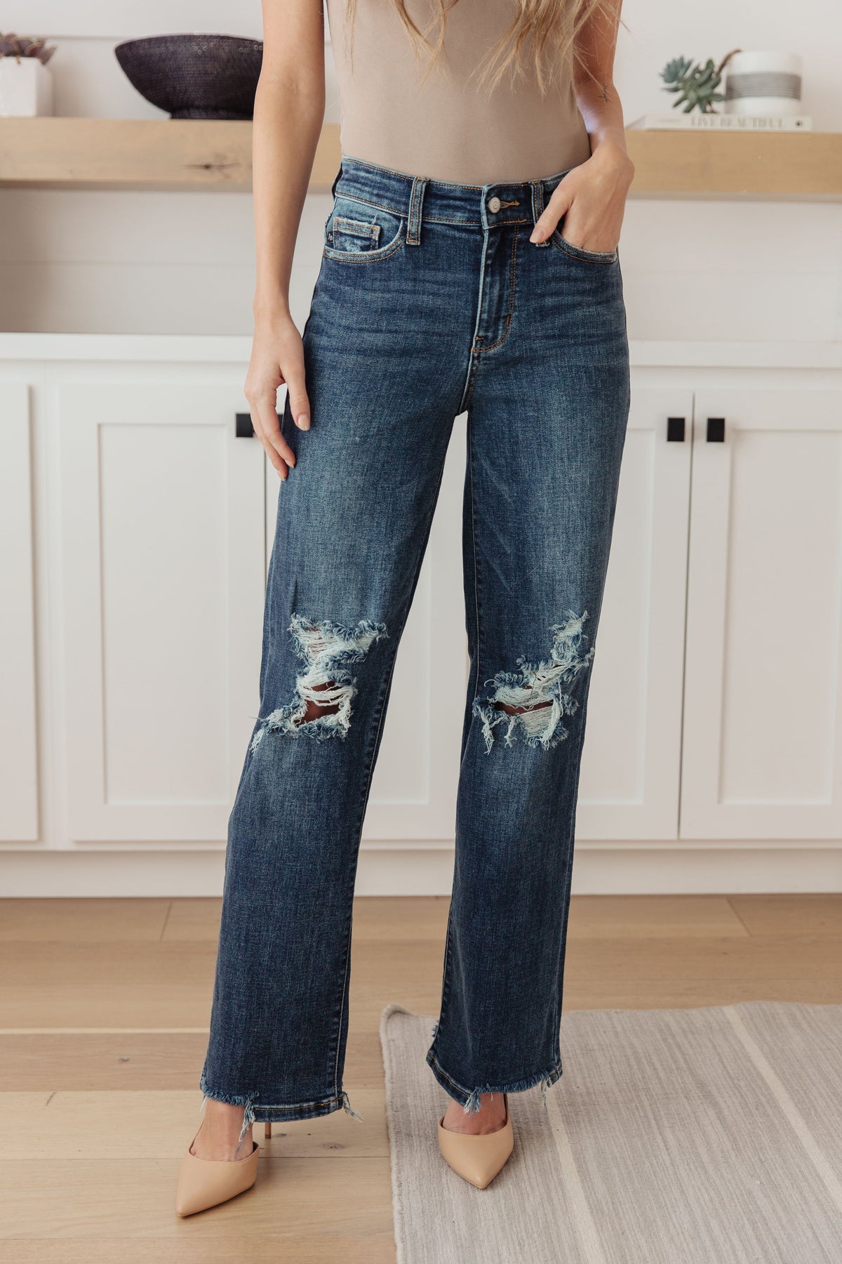 Judy Blue Rose High Rise 90&#39;s Straight Jeans in Dark Wash